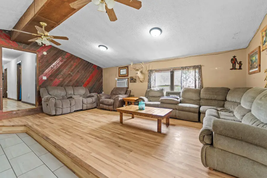 2532 Pacific Street, New Virginia, IA 50210 - #3
