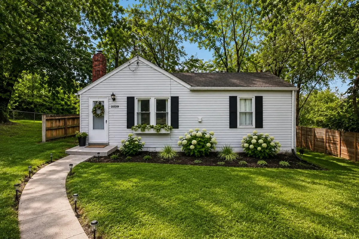 2539 Grandview Avenue, Des Moines, IA 50317 - #1