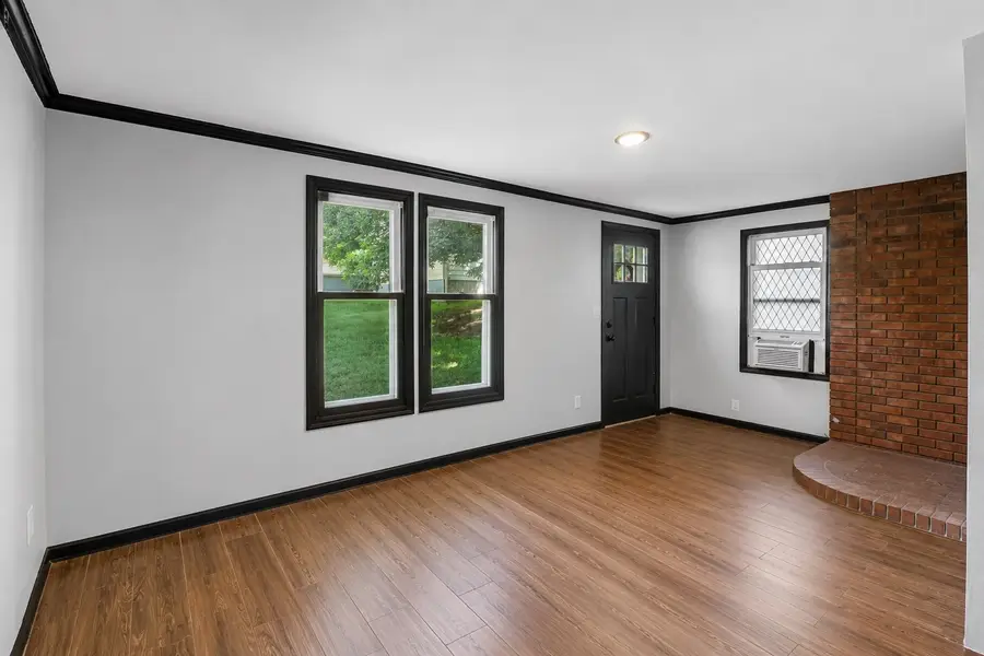 2539 Grandview Avenue, Des Moines, IA 50317 - #3
