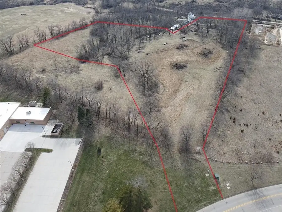 10800 Justin Drive, Urbandale, IA 50322 - #3