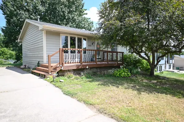 421 Becky Lynn Boulevard, Pleasant Hill, IA 50327