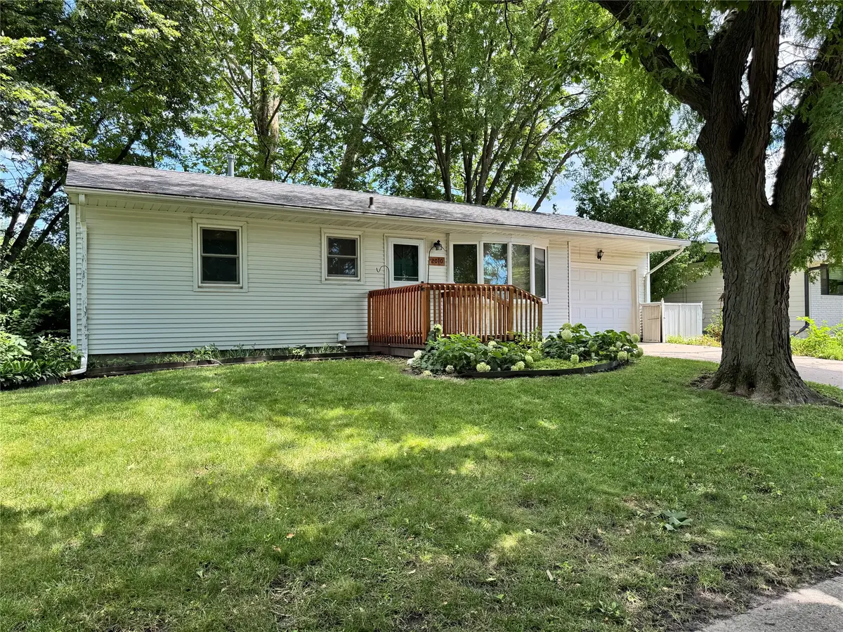 2010 Hunziker Drive, Ames, IA 50010 - #1