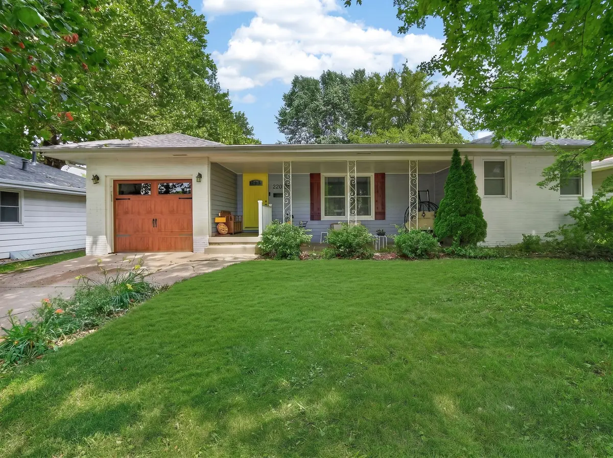 2209 Hillside Avenue, West Des Moines, IA 50265 - #1