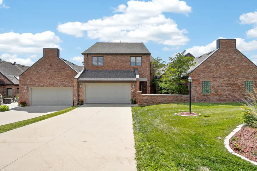 664 58th Street #3, West Des Moines, IA 50266 - #2