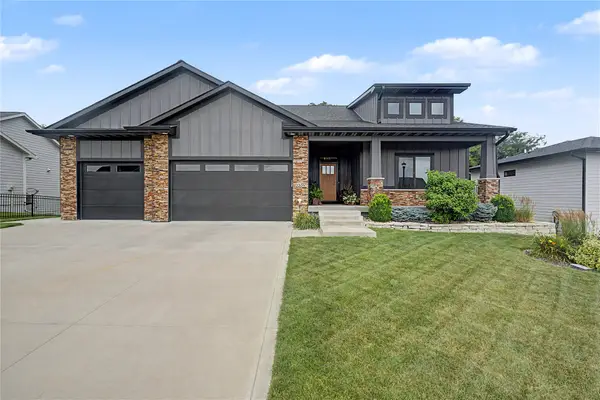2205 NE Heritage Drive, Grimes, IA 50111