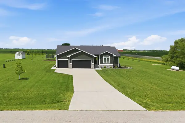 5219 Cherrywood Lane, Winterset, IA 50273