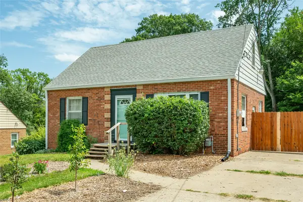 6008 Rollins Avenue, Des Moines, IA 50312