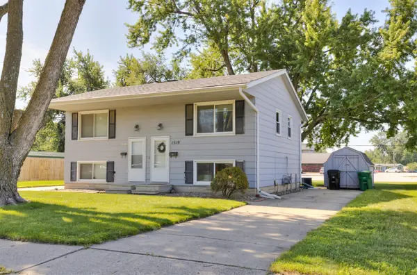 1517-1519 NW 2nd Street, Ankeny, IA 50023
