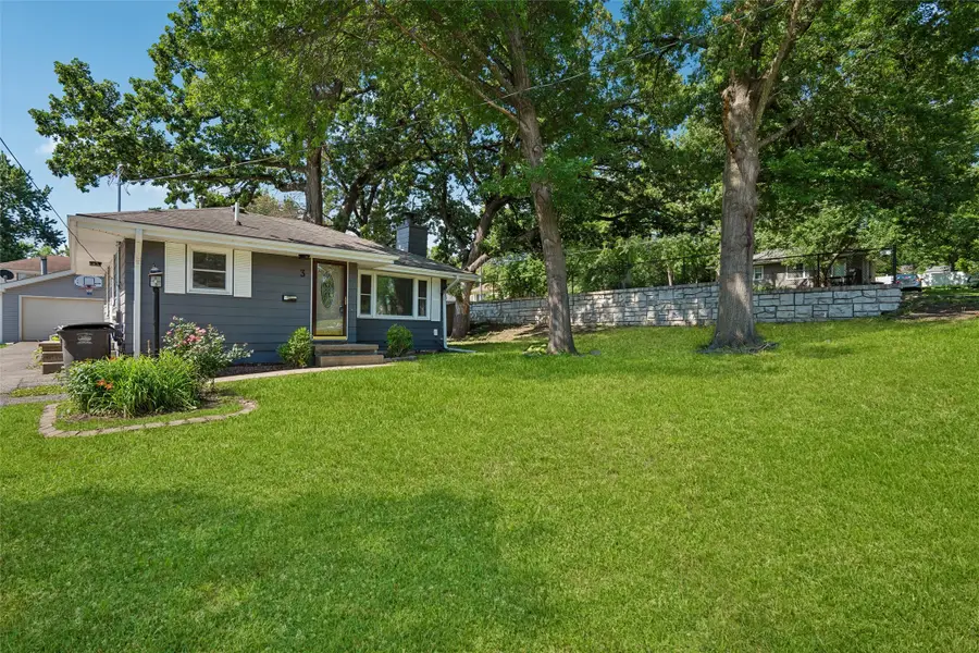 3 E Bell Avenue, Des Moines, IA 50315 - #3