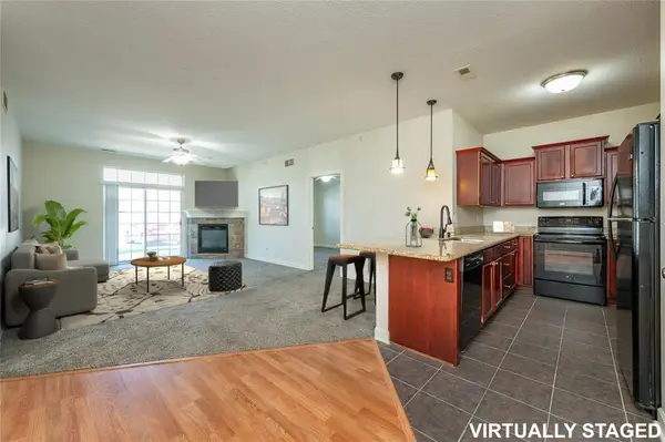 8350 Ep True Parkway #1103, West Des Moines, IA 50266