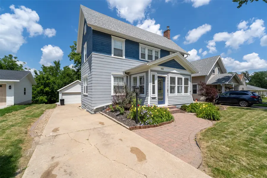 411 Hughes Street, Marshalltown, IA 50158 - #2