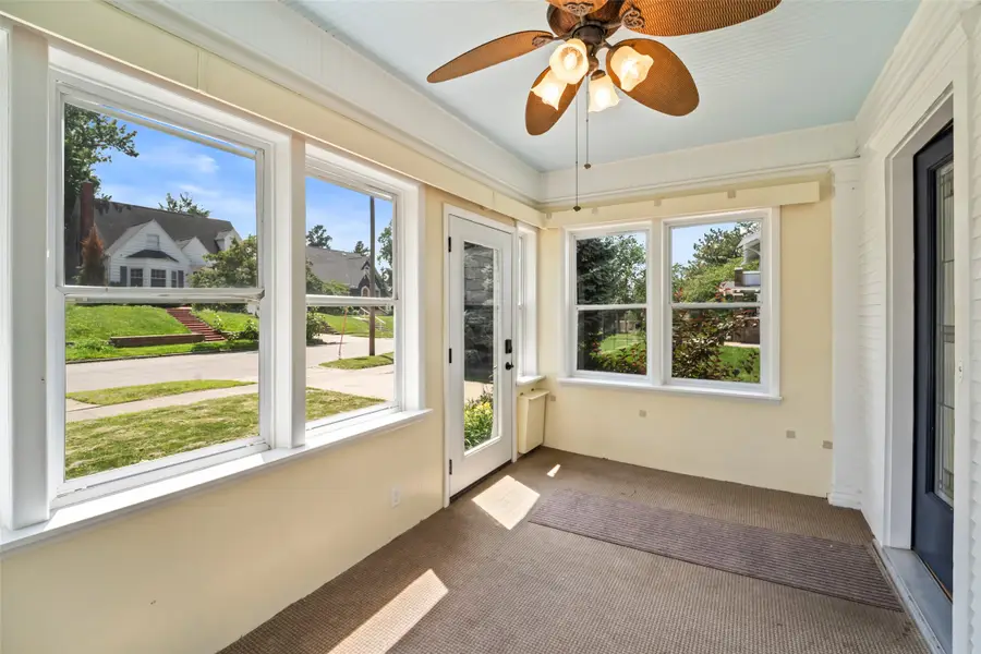 411 Hughes Street, Marshalltown, IA 50158 - #3