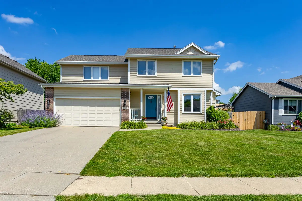 10201 Hickory Lane, Urbandale, IA 50322 - #1
