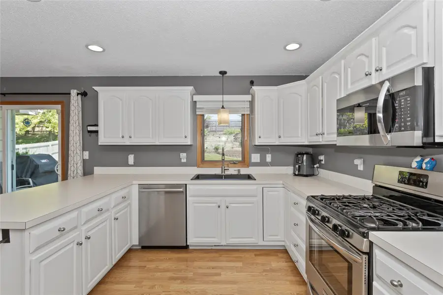 10201 Hickory Lane, Urbandale, IA 50322 - #3