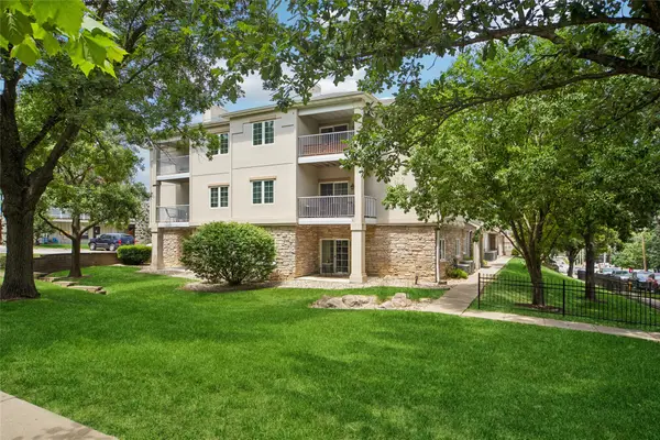 2901 Grand Avenue #101, Des Moines, IA 50312