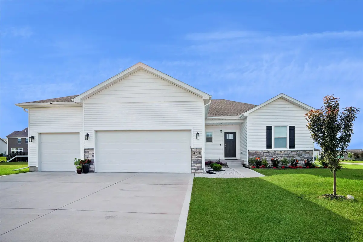 4701 172nd Way, Urbandale, IA 50323 - #1