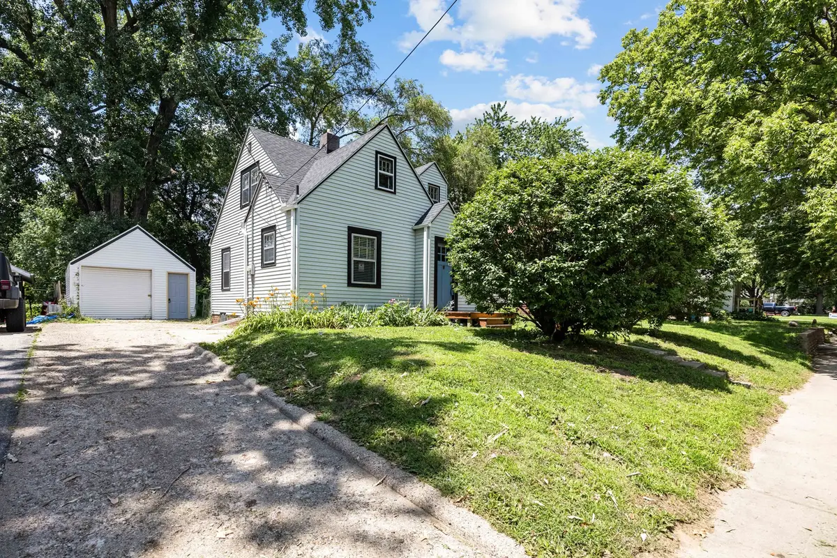 4108 3rd Street, Des Moines, IA 50313 - #1