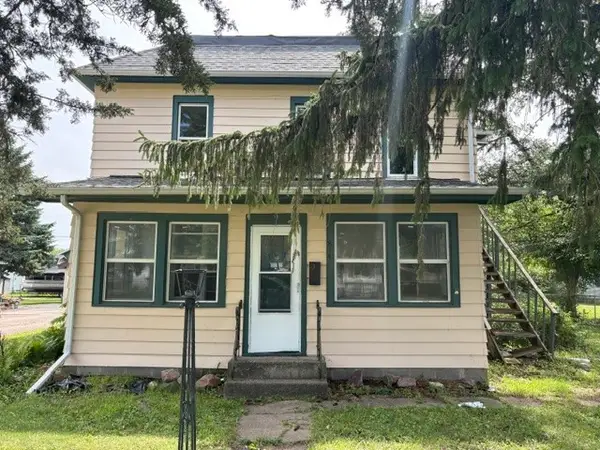 814 W 5th Street S, Newton, IA 50208