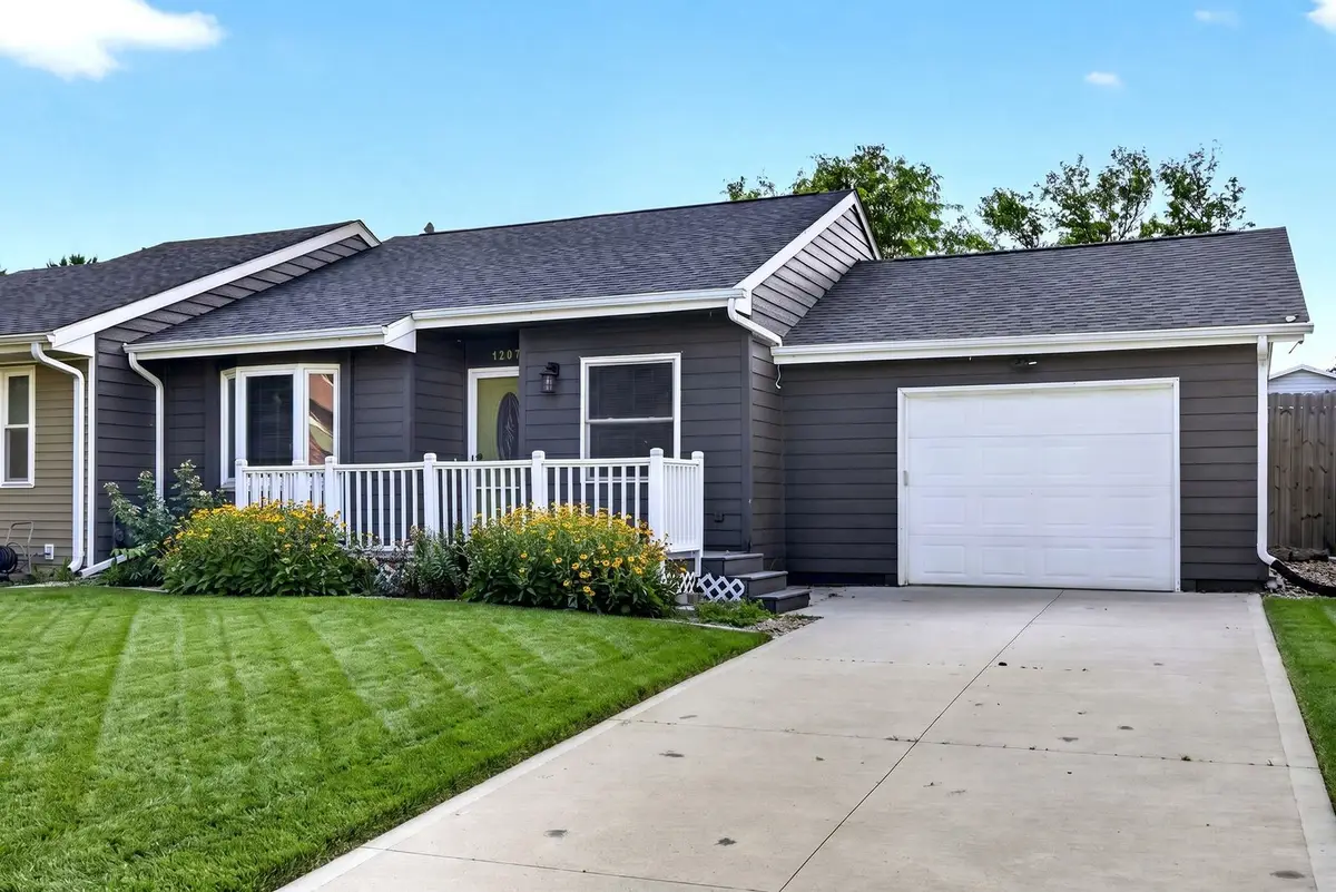 1207 Holly Drive, Norwalk, IA 50211 - #1