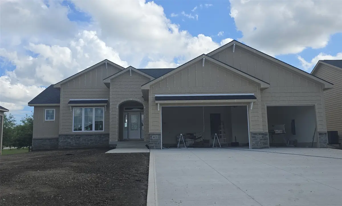 4632 Centennial Boulevard, Urbandale, IA 50323 - #1