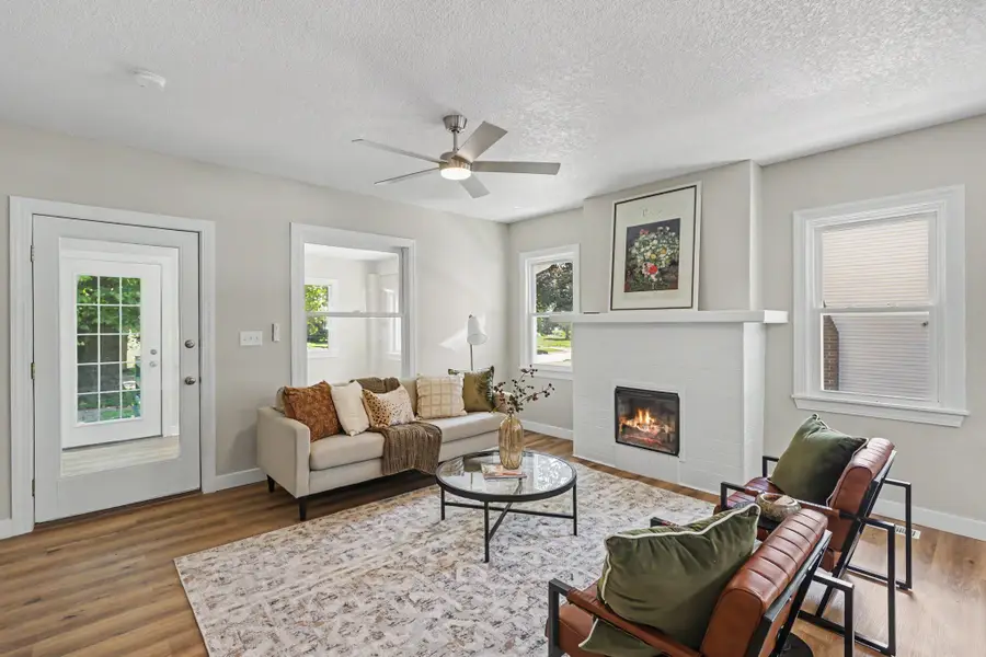 2006 E 13th Street, Des Moines, IA 50316 - #3