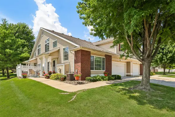 5462 Longview Court #1, Johnston, IA 50131