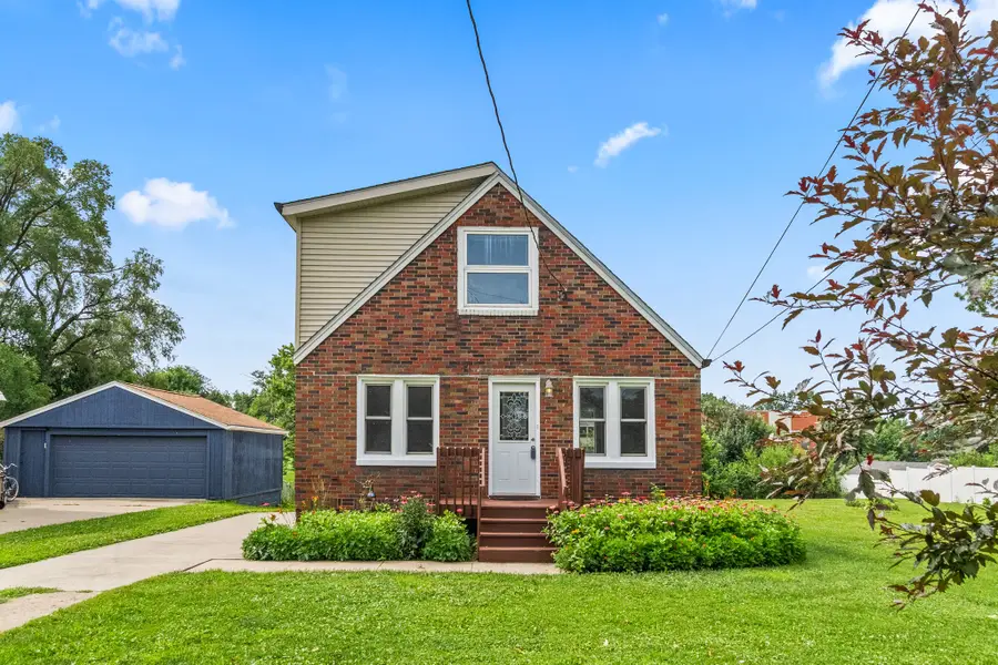 6412 Washington Avenue, Windsor Heights, IA 50324 - #2
