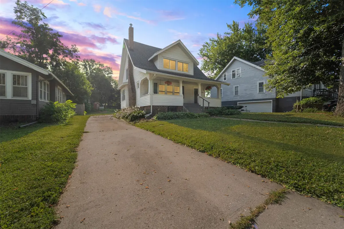 330 W 9th Street S, Newton, IA 50208 - #1