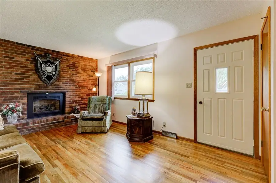 3932 E Douglas Avenue, Des Moines, IA 50317 - #3