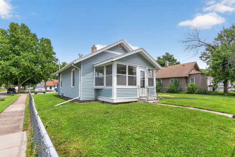 2834 Maple Street, Des Moines, IA 50317 - #2