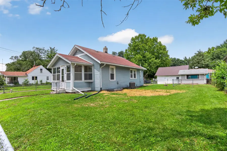 2834 Maple Street, Des Moines, IA 50317 - #3