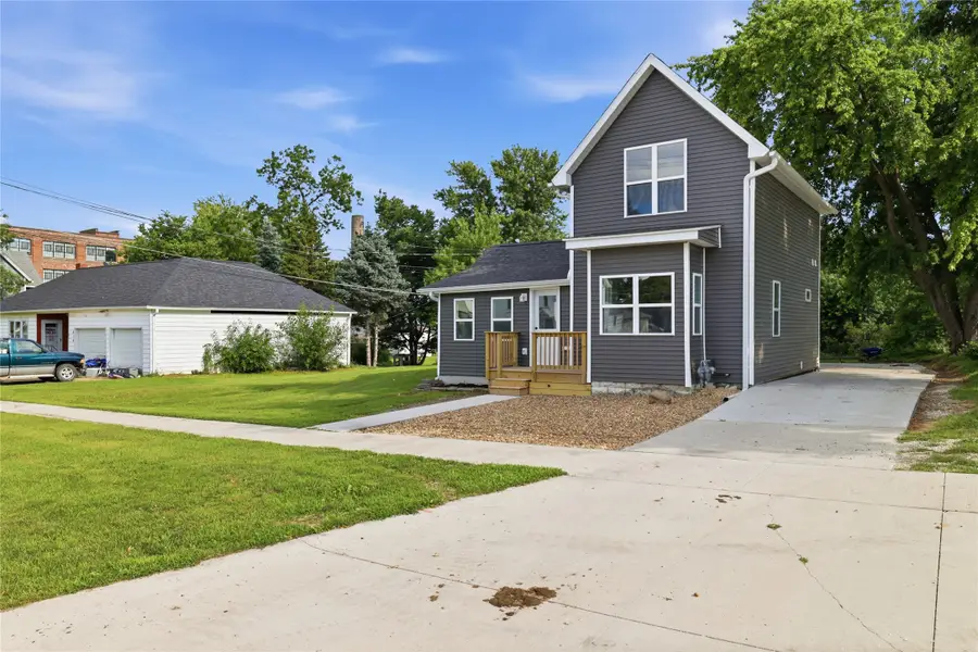 406 4th Avenue, Grinnell, IA 50112 - #2