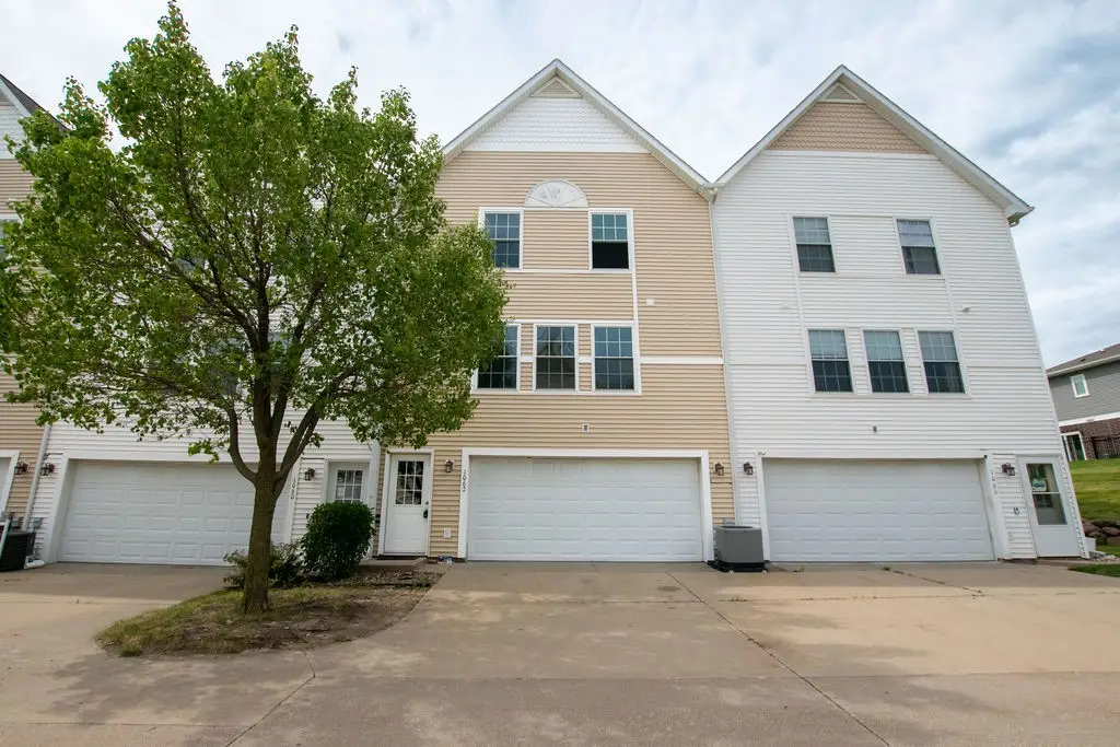 1062 10th Avenue Nw, Altoona, IA 50009 - #1