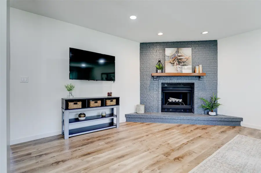 645 7th Street, Waukee, IA 50263 - #3