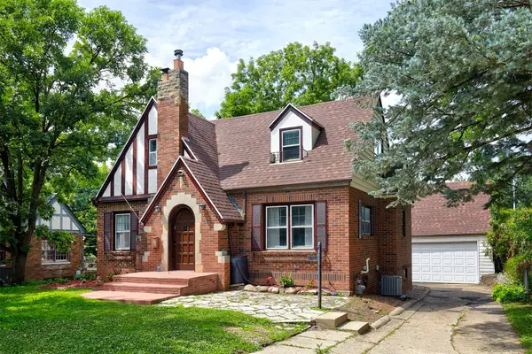 4805 Pleasant Street, Des Moines, IA 50312