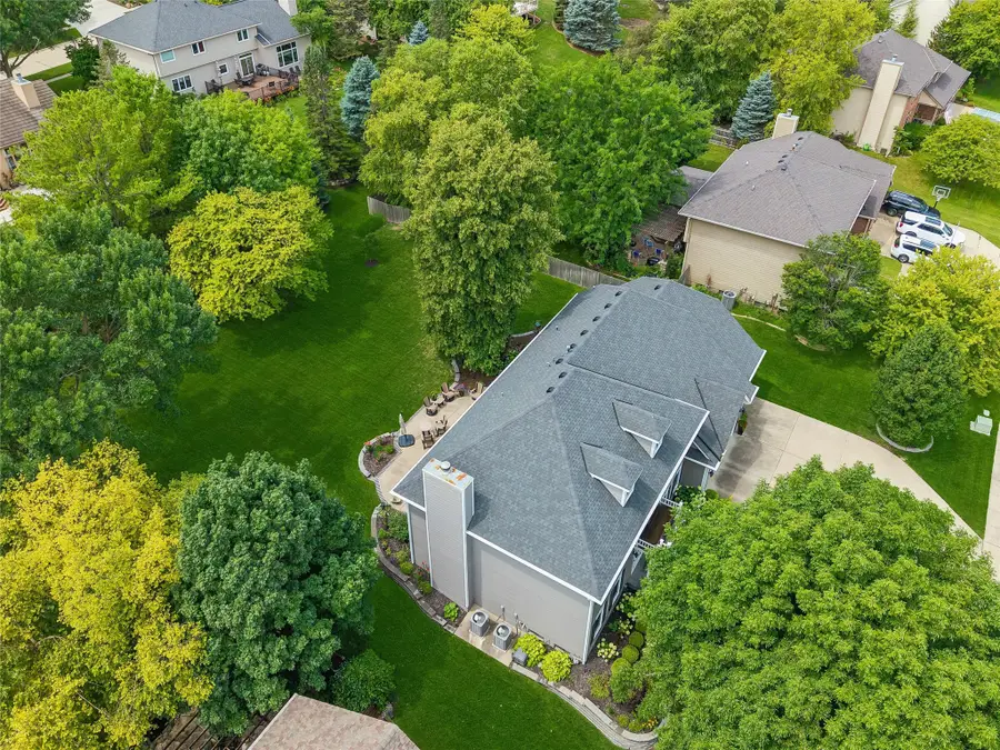 14006 S Shore Drive, Clive, IA 50325 - #3