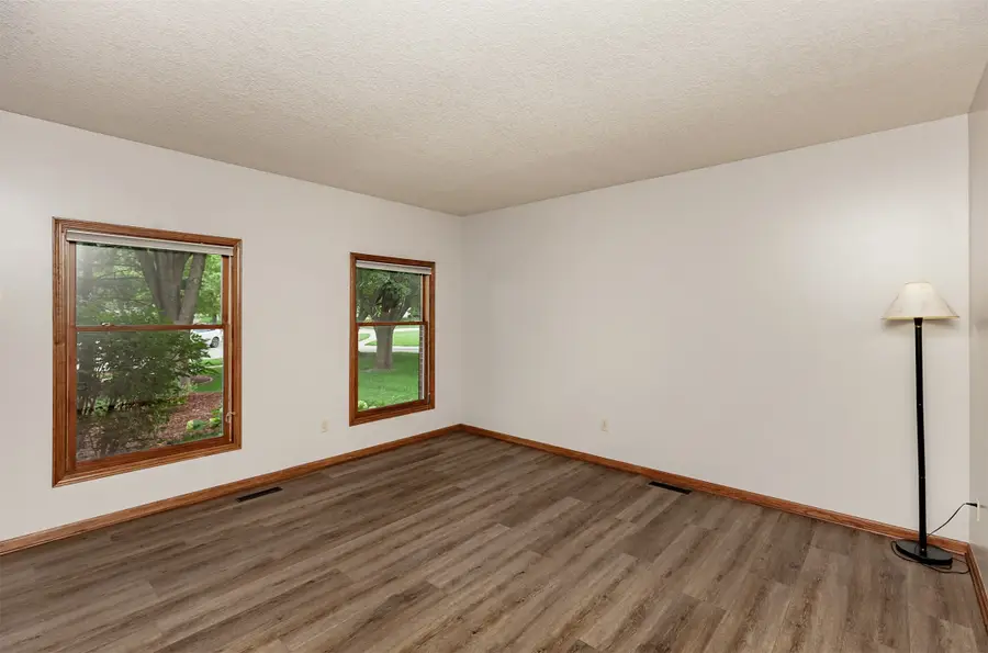 917 57th Place, West Des Moines, IA 50266 - #3