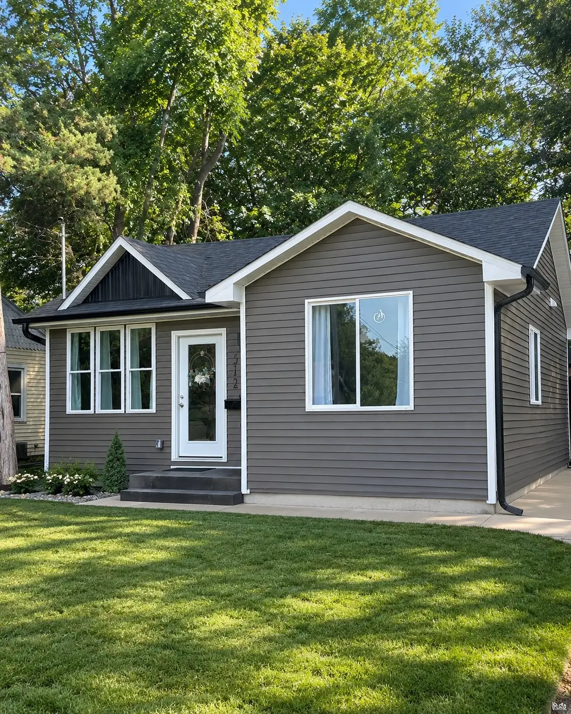 512 Morton Avenue, Des Moines, IA 50313 - #1