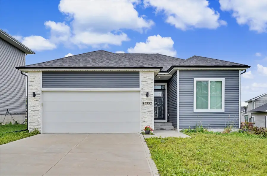 15332 Deerview Drive, Urbandale, IA 50323 - #2