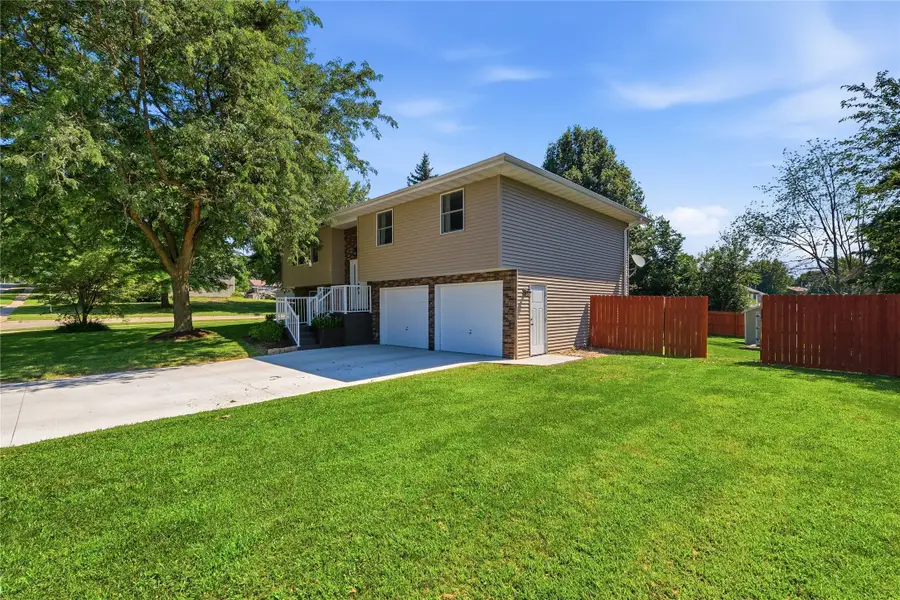 1306 Hazel Street, Pella, IA 50219 - #2