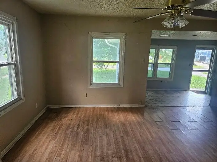 2950 Mahaska Avenue, Des Moines, IA 50317 - #2