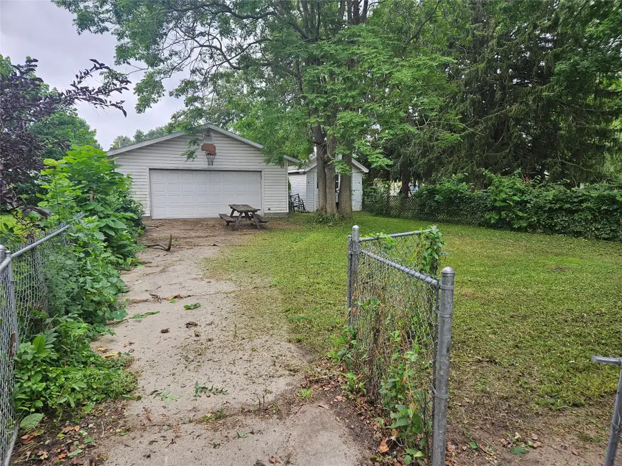 1437 Mattern Avenue, Des Moines, IA 50316 - #3
