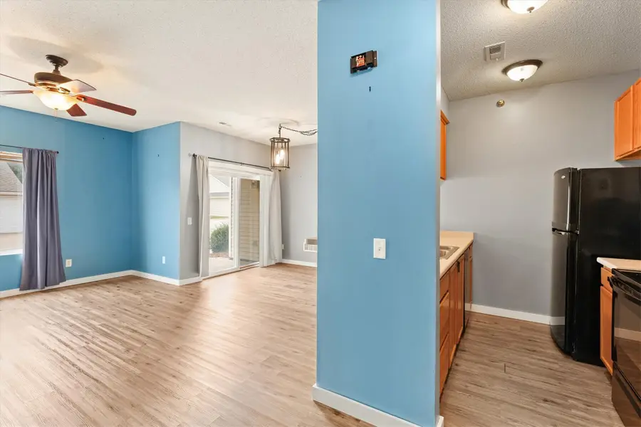 2323 E Porter Avenue #13, Des Moines, IA 50320 - #2
