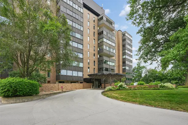 3131 Fleur Drive #102, Des Moines, IA 50321