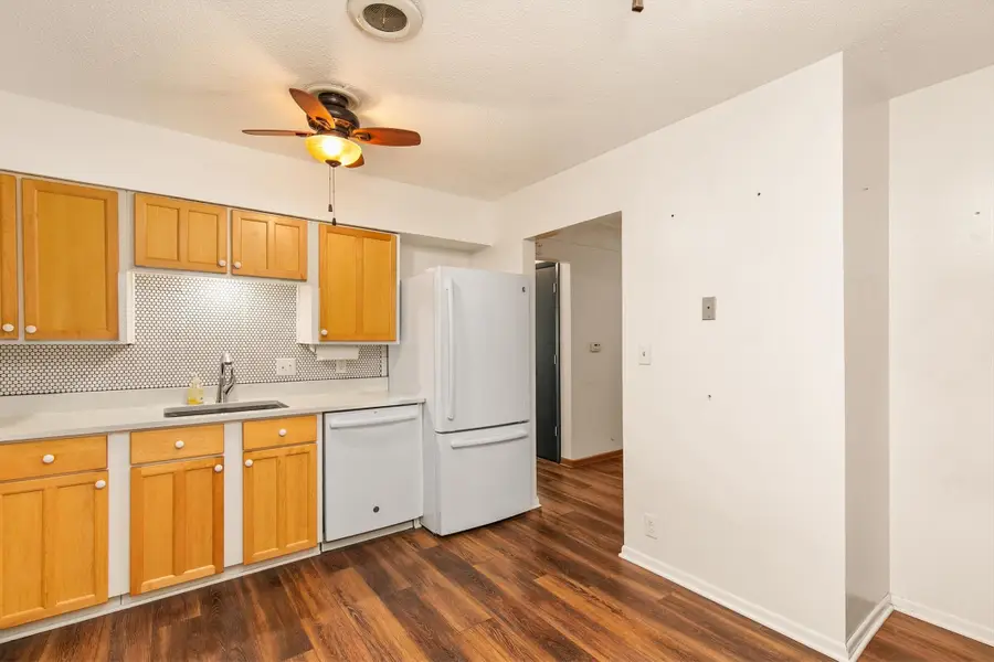4225 Grand Avenue #9, Des Moines, IA 50312 - #3