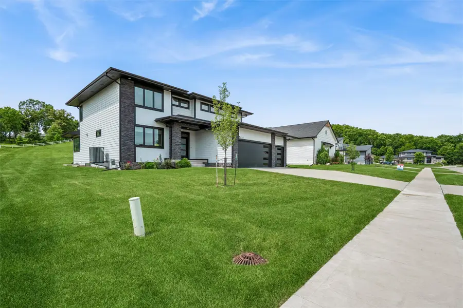 10324 Hidden Valley Drive, Johnston, IA 50131 - #2