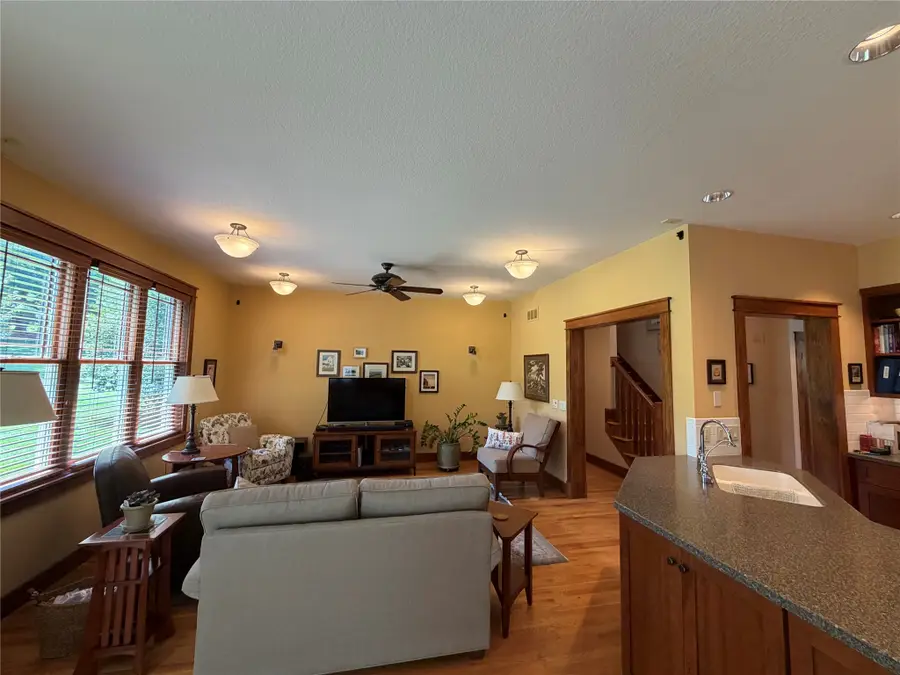 1207 Shadow Lane, Pella, IA 50219 - #3