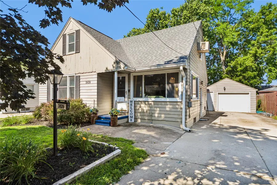 3826 52nd Street, Des Moines, IA 50310 - #2