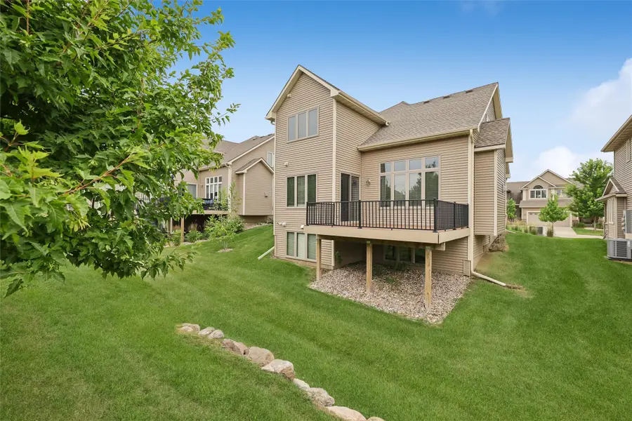 14029 Ridgemont Drive, Urbandale, IA 50323 - #2