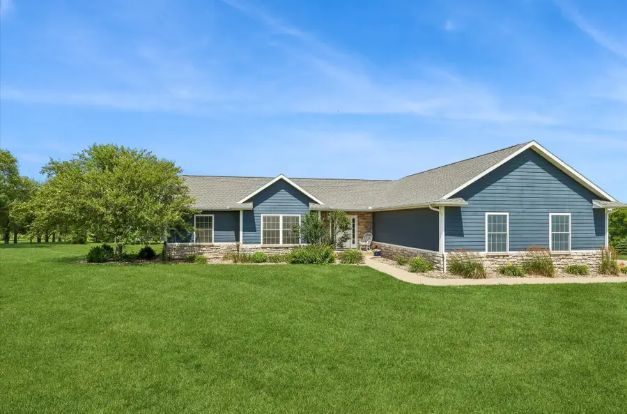 2207 196th Court, Winterset, IA 50273 - #2